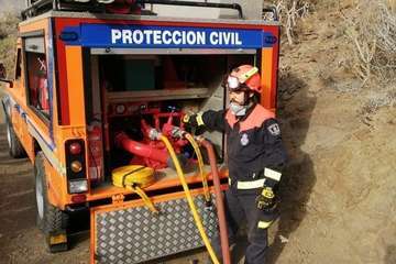 Telde se suma al dispositivo contra el incendio de Tasarte (Foto TA)